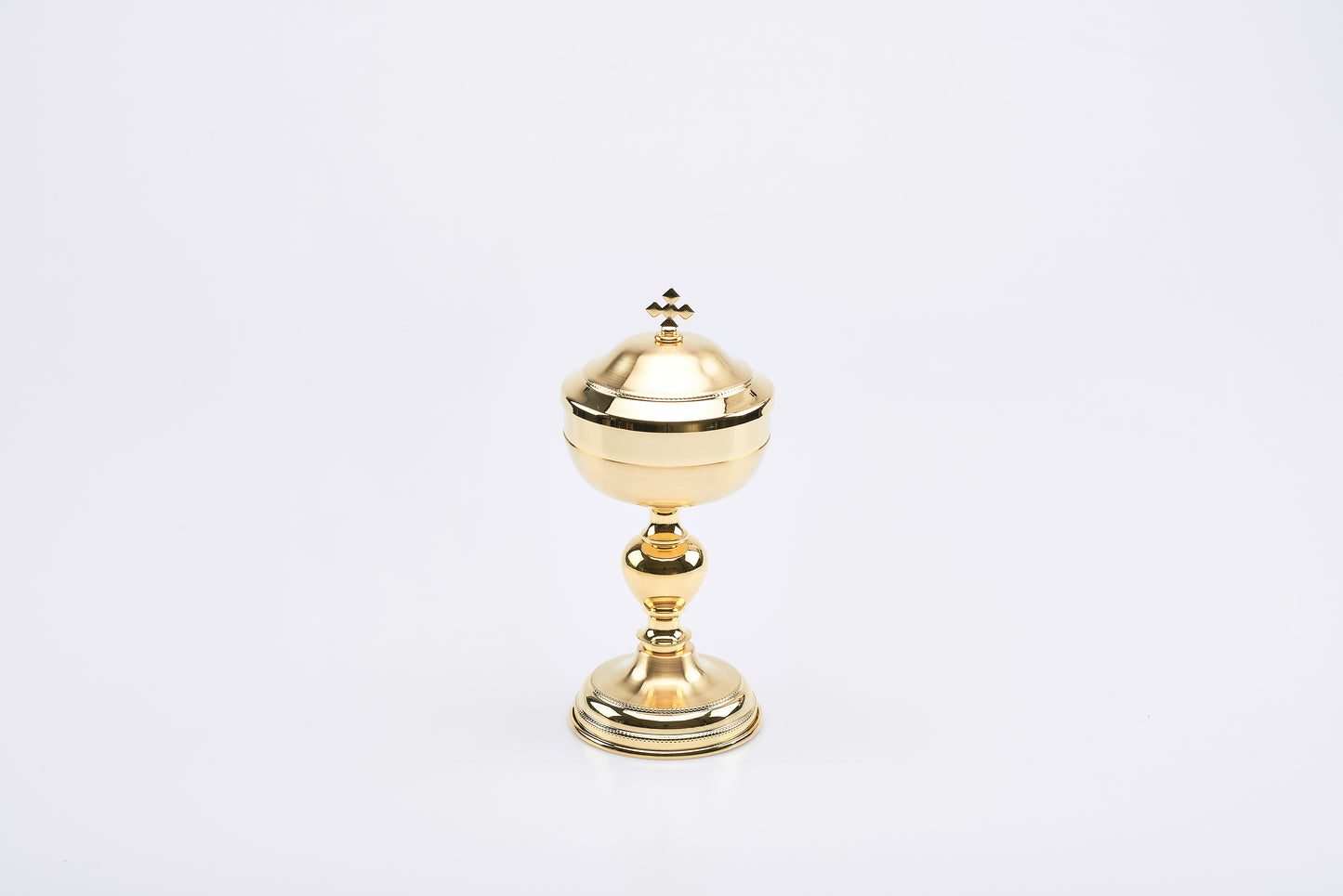 Pisside con Croce in Ottone Oro Satinato e Coppa Lucida Altezza 19 Centimetri
