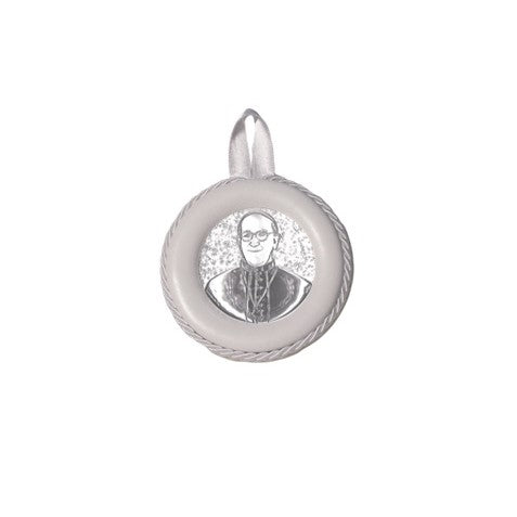 Sopraculla in Pelle Tondo con Placca in Argento con Papa Francesco