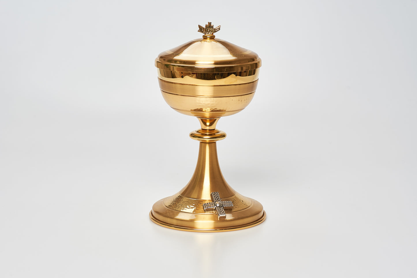 Pisside Martellata Satinata Oro con Croce Altezza 23 Centimetri
